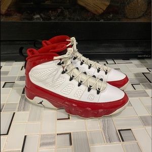 Jordan Retro 9 Gym Red
